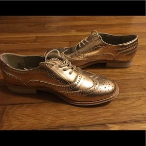 NWOT Wanted rose gold oxfords
